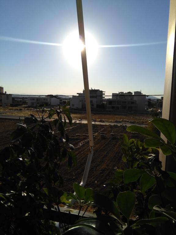 Apartment By The Airport โกโรปิออน ภายนอก รูปภาพ